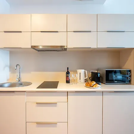 Break Wolska מלון דירות 3*